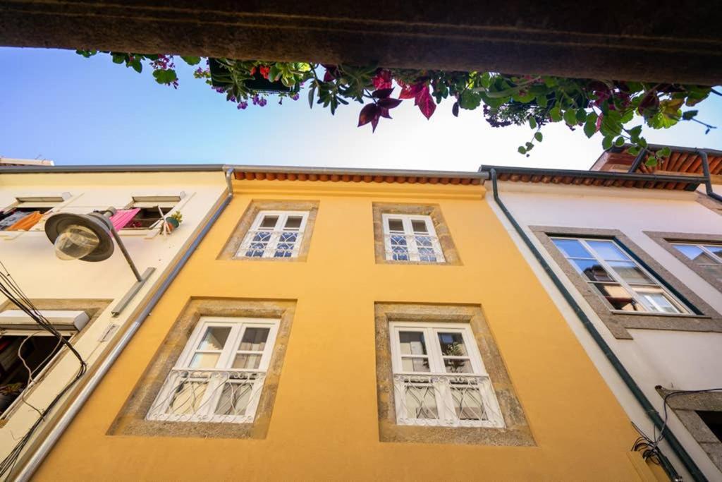 Se With Love- Sinta Braga Como Ela E. Buitenkant foto